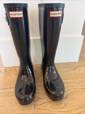 Hunter Glossy Black Knee-High Rain Boots Size 5